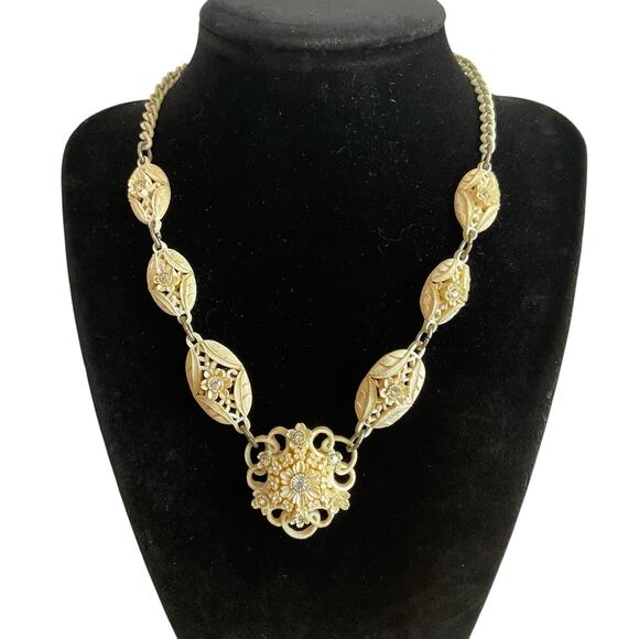 Carved Celluloid Necklace & Earring Set White Flowers Rhinestones 16" Screwbacks - Picture 3 of 16